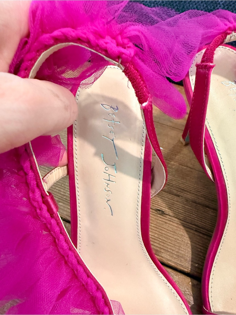 Betsey Johnson Hot Pink Ruffle Strap High Heels Size 8 Womens - Picture 5 of 6